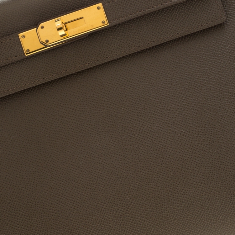 مملوكة مسبقًا Hermes Etain Epsom Leather Gold Hardware Kelly Sellier 28 Bag