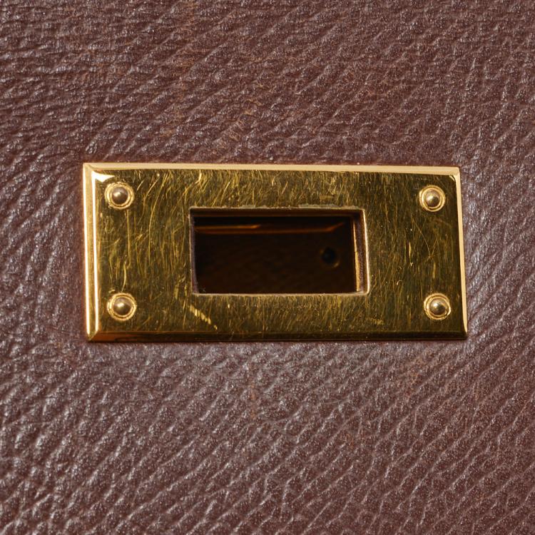 مملوكة مسبقًا Hermes Chocolat Courchevel Leather Gold Hardware Kelly Sellier 32 Bag