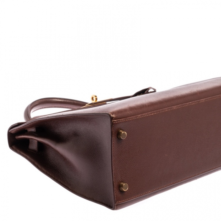 مملوكة مسبقًا Hermes Chocolat Courchevel Leather Gold Hardware Kelly Sellier 32 Bag