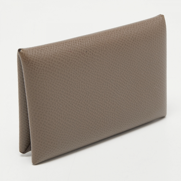 مملوكة مسبقًا Hermes Etoupe Grey Epsom Leather Calvi Card Holder