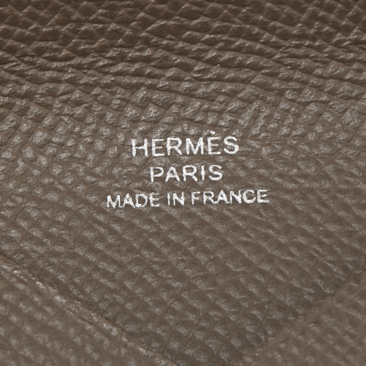 مملوكة مسبقًا Hermes Etoupe Grey Epsom Leather Calvi Card Holder