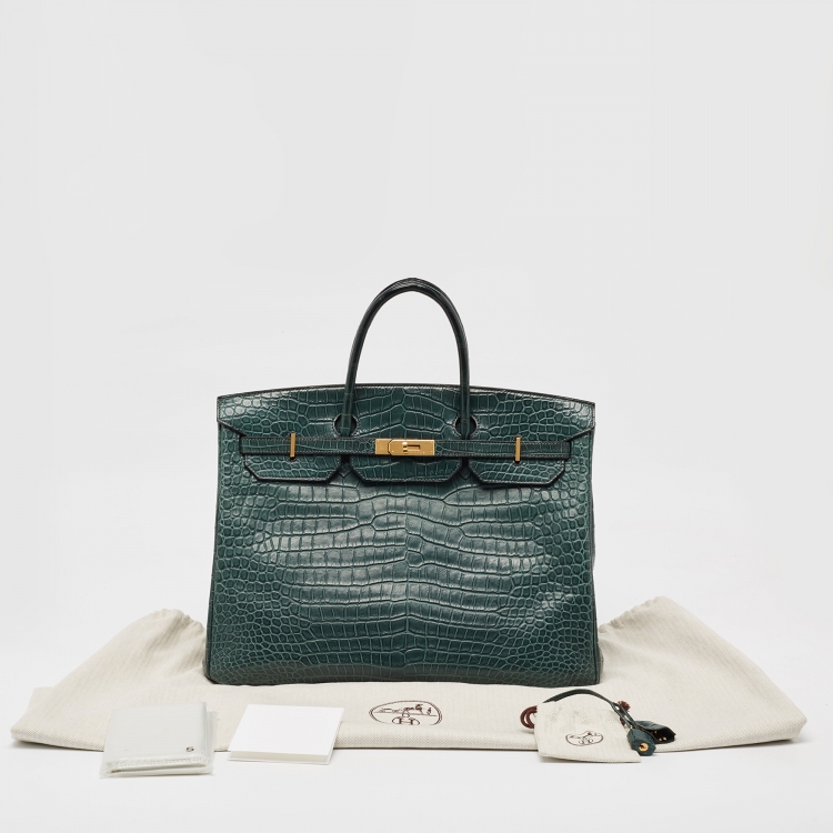 مملوكة مسبقًا Hermes Vert Fonce Matte Crocodile Porosus Gold Finish Birkin 40 Bag