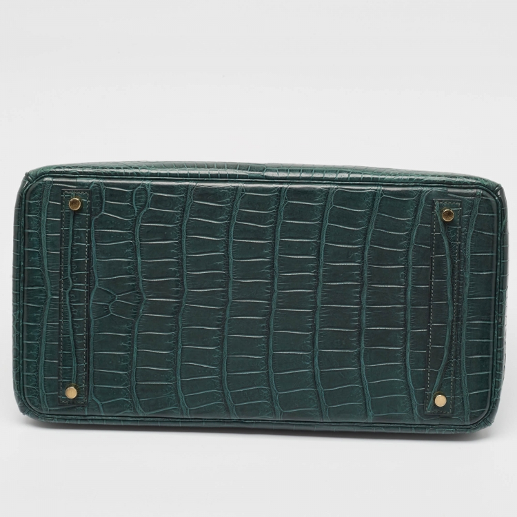 مملوكة مسبقًا Hermes Vert Fonce Matte Crocodile Porosus Gold Finish Birkin 40 Bag