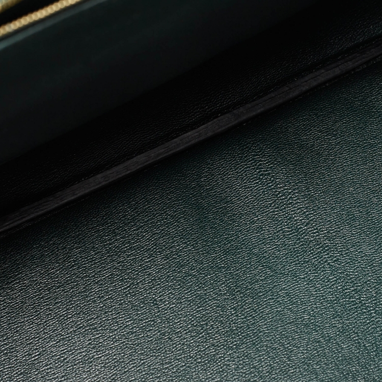 مملوكة مسبقًا Hermes Vert Fonce Matte Crocodile Porosus Gold Finish Birkin 40 Bag