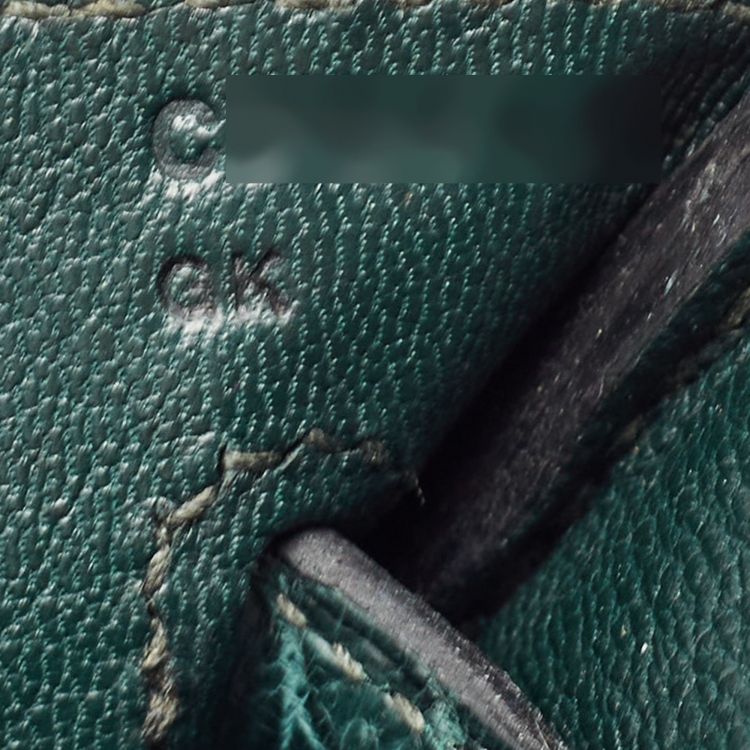 مملوكة مسبقًا Hermes Vert Fonce Matte Crocodile Porosus Gold Finish Birkin 40 Bag