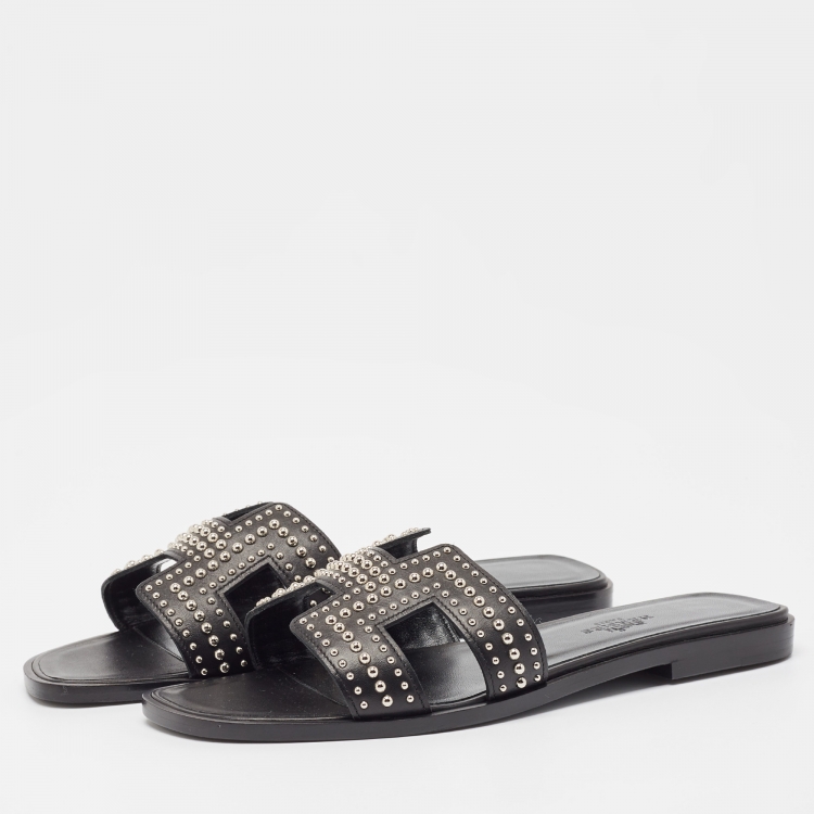 Pre Owned Hermès Black Leather Studded Oran Flat Slides Size 36