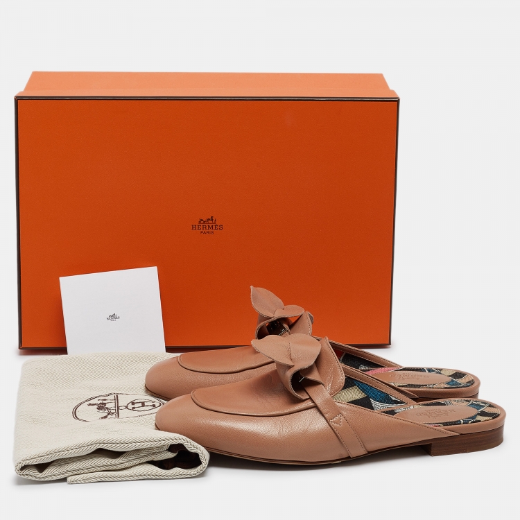 مملوكة مسبقًا Hermes Beige Leather Oz Flat Mules Size 37
