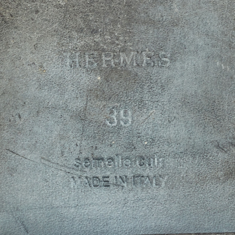 Pre Owned Hermes Black Leather Aloha Flat Sandals  Size 39