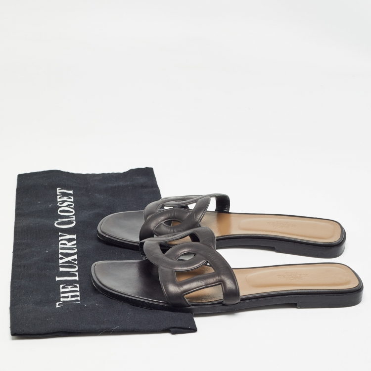 Pre Owned Hermes Black Leather Aloha Flat Sandals  Size 39