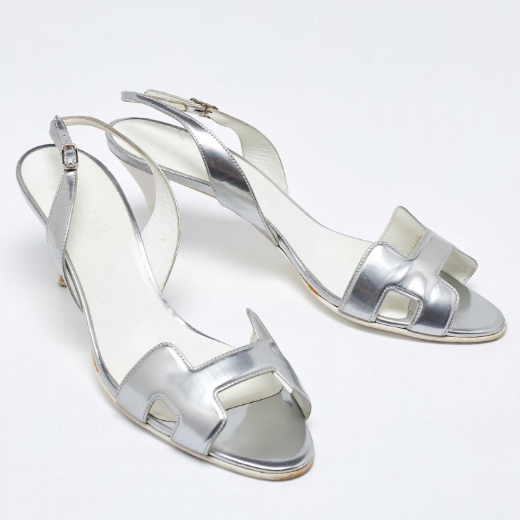 مملوكة مسبقًا Hermes Silver Leather Night Slingback Sandals Size 40.5