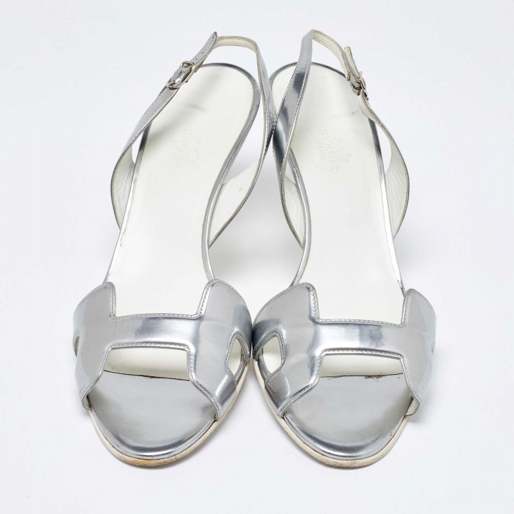 مملوكة مسبقًا Hermes Silver Leather Night Slingback Sandals Size 40.5