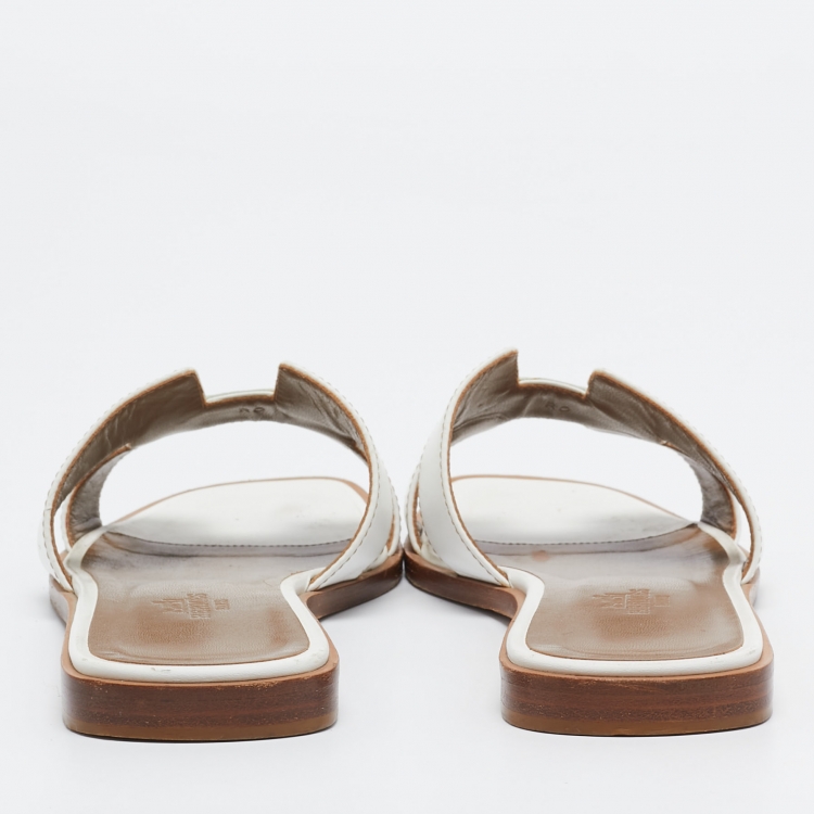 Pre Owned Hermes White Leather Oran Flat Slides Size 36