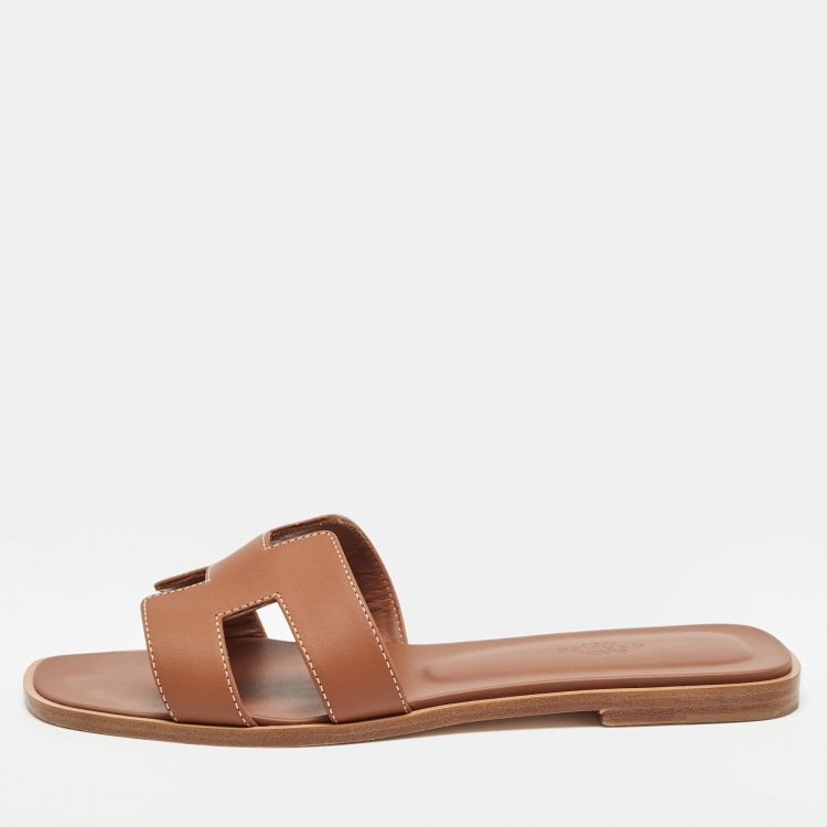 Pre Owned Hermes Brown Leather Oran Flat Slides Size 39.5