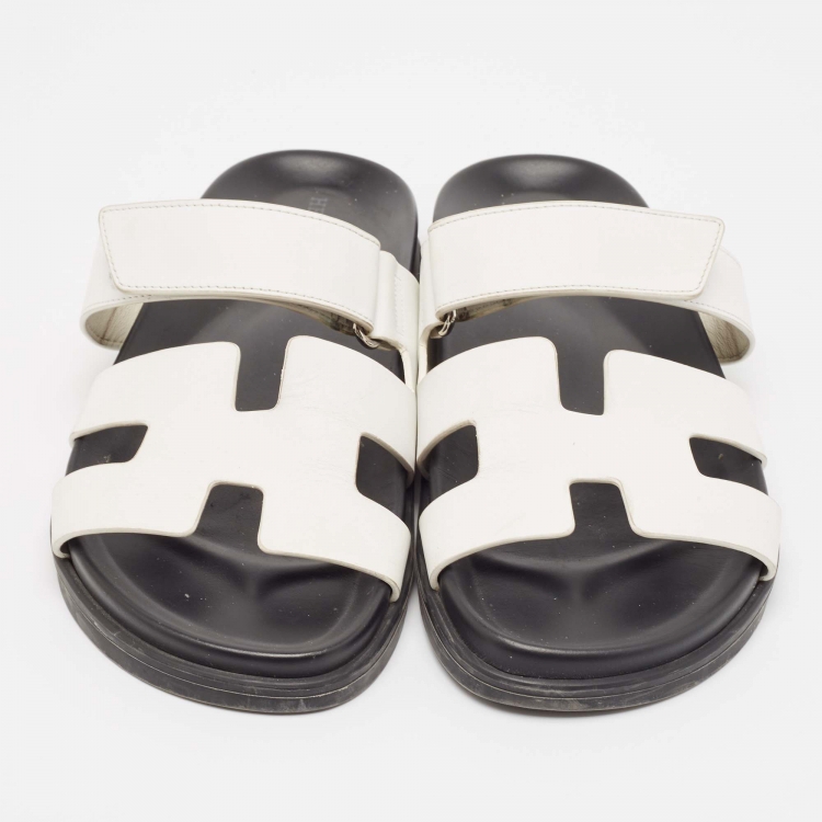 مملوكة مسبقًا Hermes White Leather Chypre Sandals Size 39