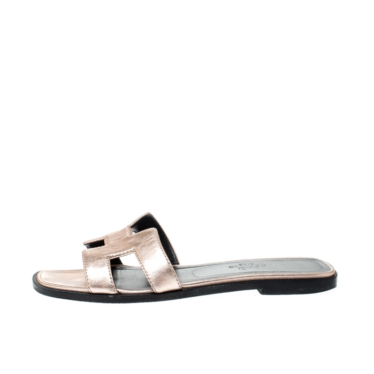 Pre Owned Hermes Metallic Bronze Leather Oran Flat Slides Size 36