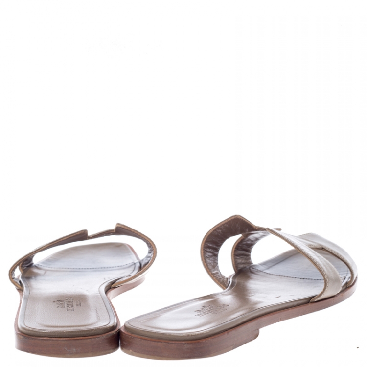 Pre Owned Hermes Brown Leather Oran Flat Slides Size 39