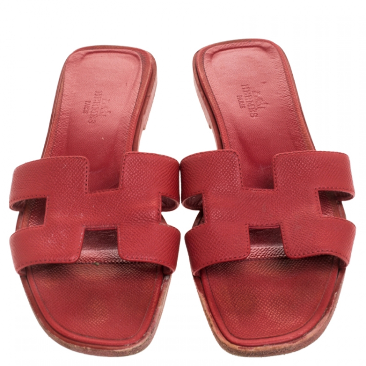 مملوكة مسبقًا Hermes Red Leather Oran Flat Slides Size 37
