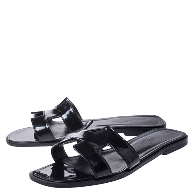 Pre Owned Hermes Black Patent Leather Oran Flat Slides Size 37.5