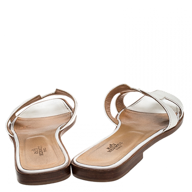 مملوكة مسبقًا Hermes White Leather Oran Slide Sandals Size 39