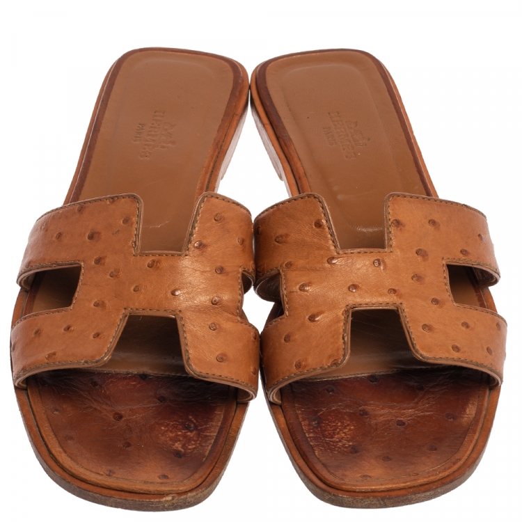 Pre Owned Hermès Brown Ostrich Leather Oran Sandals Size 37
