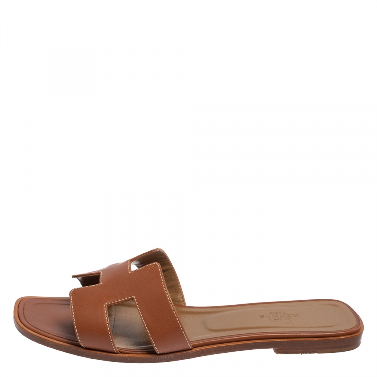 Pre Owned Hermes Brown Leather Oran Flat Slides Size 39.5