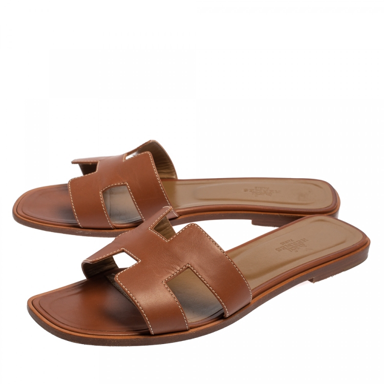 Pre Owned Hermes Brown Leather Oran Flat Slides Size 39.5