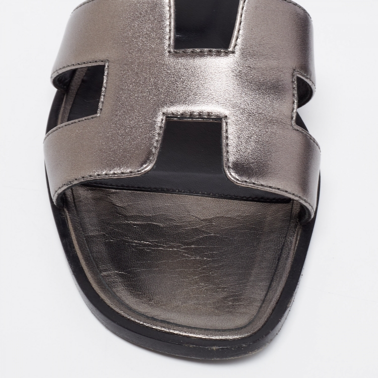 Pre Owned Hermès Metallic Bronze Leather Oran Sandals Size 38