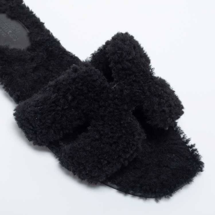Pre Owned Hermes Black Shearling Fur Oran Flat Slides Size 39