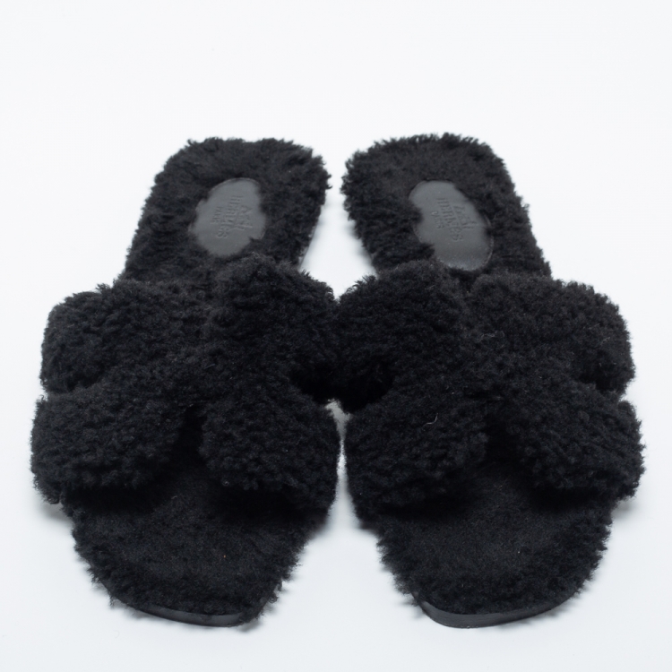 Pre Owned Hermes Black Shearling Fur Oran Flat Slides Size 39
