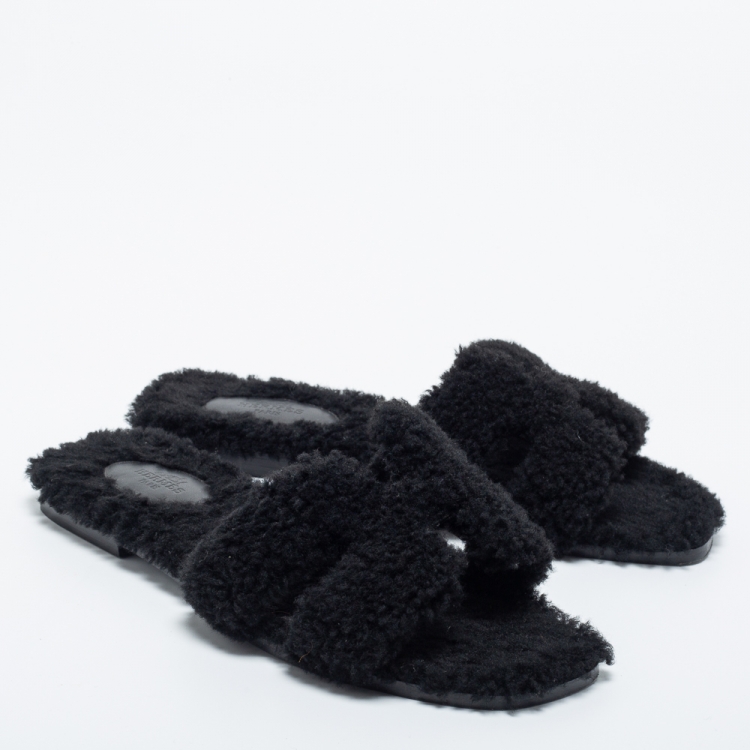Pre Owned Hermes Black Shearling Fur Oran Flat Slides Size 39