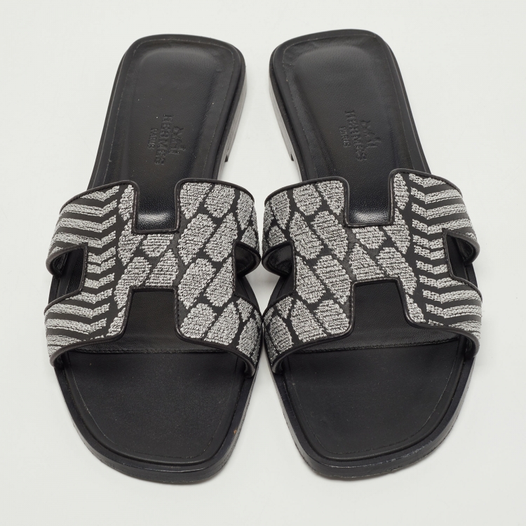 Pre Owned Hermes Black Embroidery Leather Oran Flat Slides Size 37