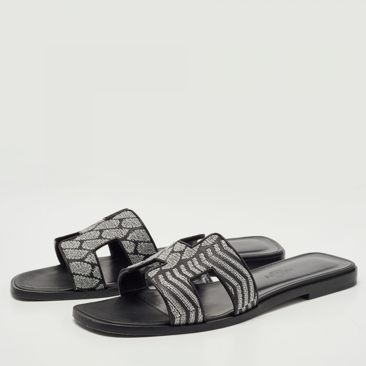 Pre Owned Hermes Black Embroidery Leather Oran Flat Slides Size 37