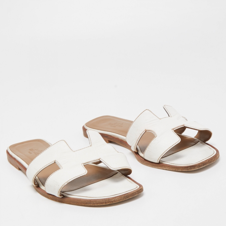 Pre Owned Hermes White Leather Oran  Slide Flats Size 39 