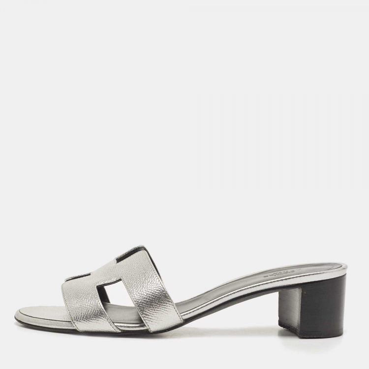 مملوكة مسبقًا Hermes Silver Leather Oasis Slide Sandals Size 38