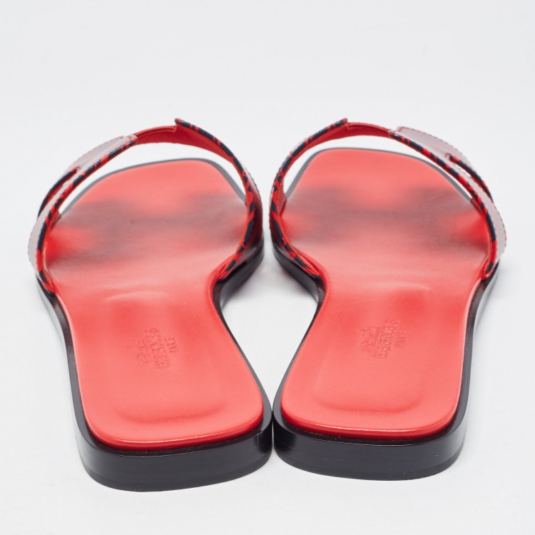Pre Owned Hermes Red/Blue Print Leather Oran Flat Slides Size 39