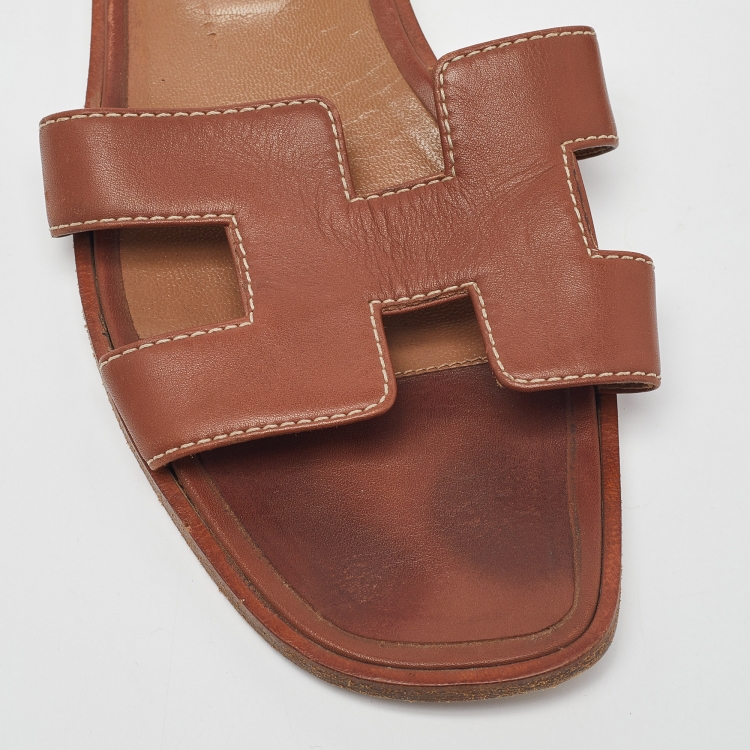 مملوكة مسبقًا Hermes Brown Leather Oran Flat Slides Size 38.5