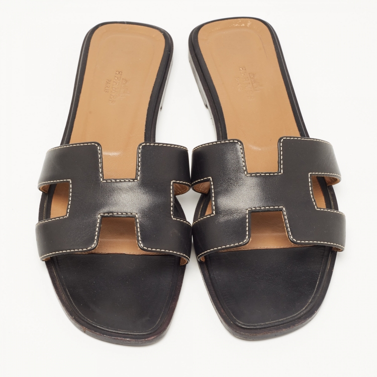 Pre Owned Hermes Black Leather Oran Flat Slides Size 37