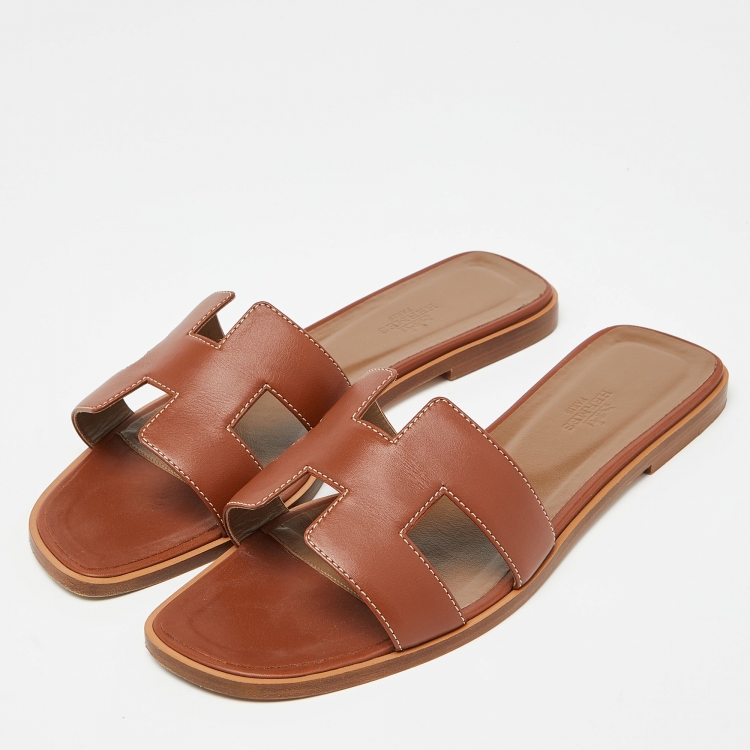 Pre Owned Hermes Brown Leather Oran Flat Slides Size 39.5  