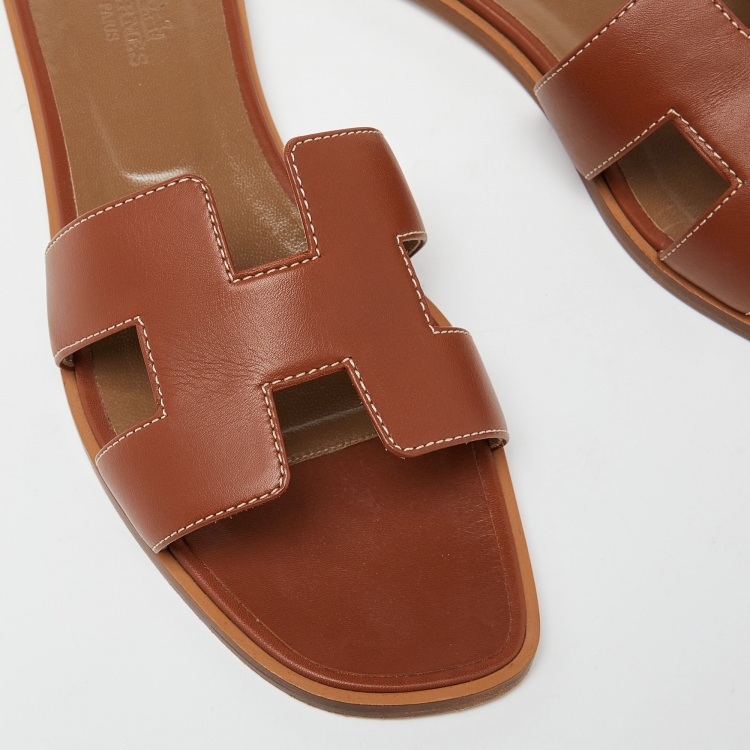 Pre Owned Hermes Brown Leather Oran Flat Slides Size 39.5  