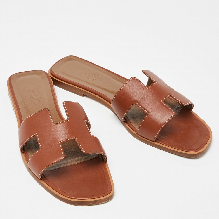 Pre Owned Hermes Brown Leather Oran Flat Slides Size 39.5  