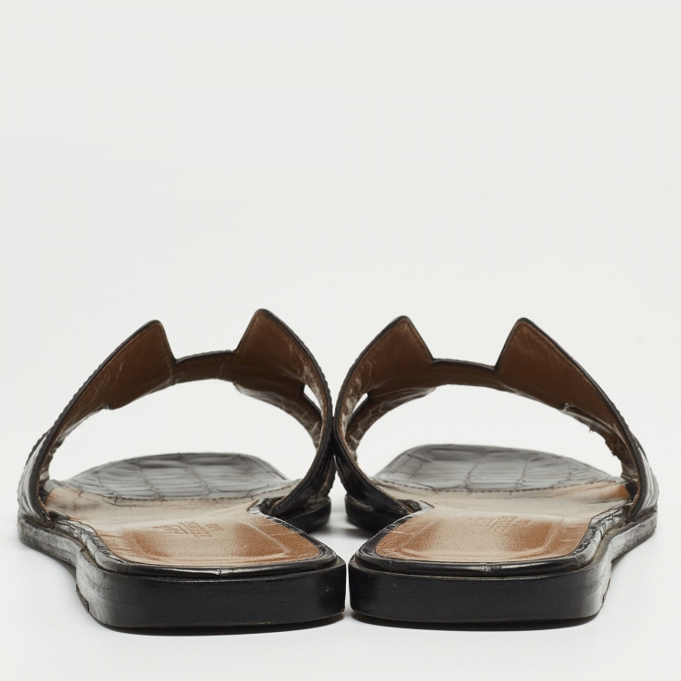 مملوكة مسبقًا Hermes Black Alligator Oran Flat Slides Size 39.5