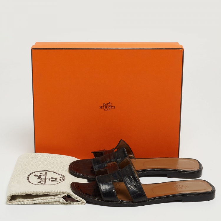 مملوكة مسبقًا Hermes Black Alligator Oran Flat Slides Size 39.5
