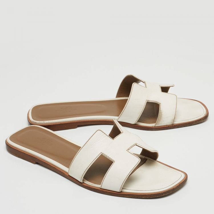 Pre Owned Hermes White Leather Oran Flat Slides Size 40 