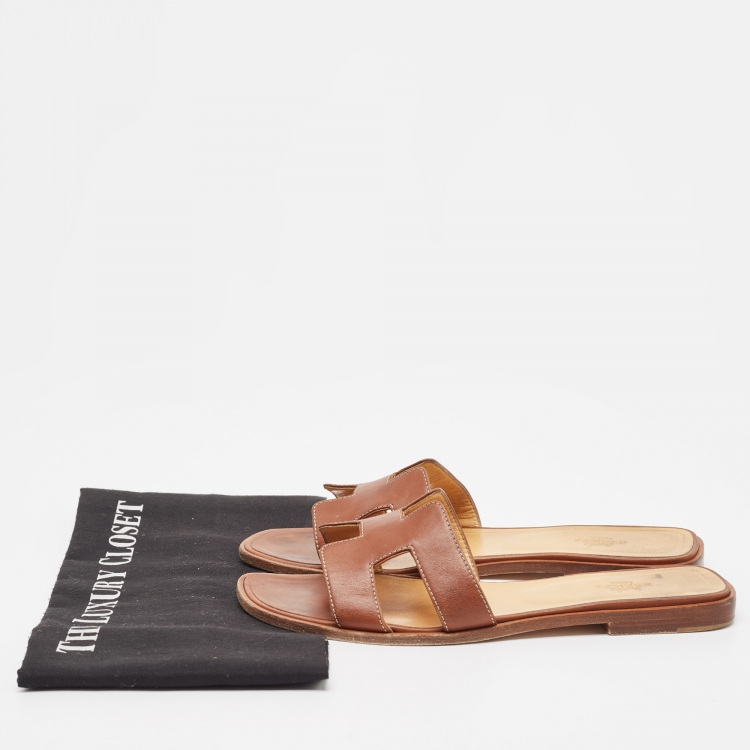 Pre Owned Hermes Brown Leather Oran  Flat Slides Size 39.5