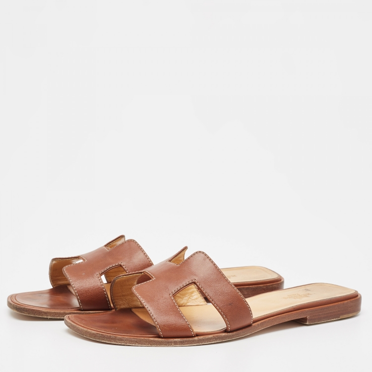 Pre Owned Hermes Brown Leather Oran  Flat Slides Size 39.5
