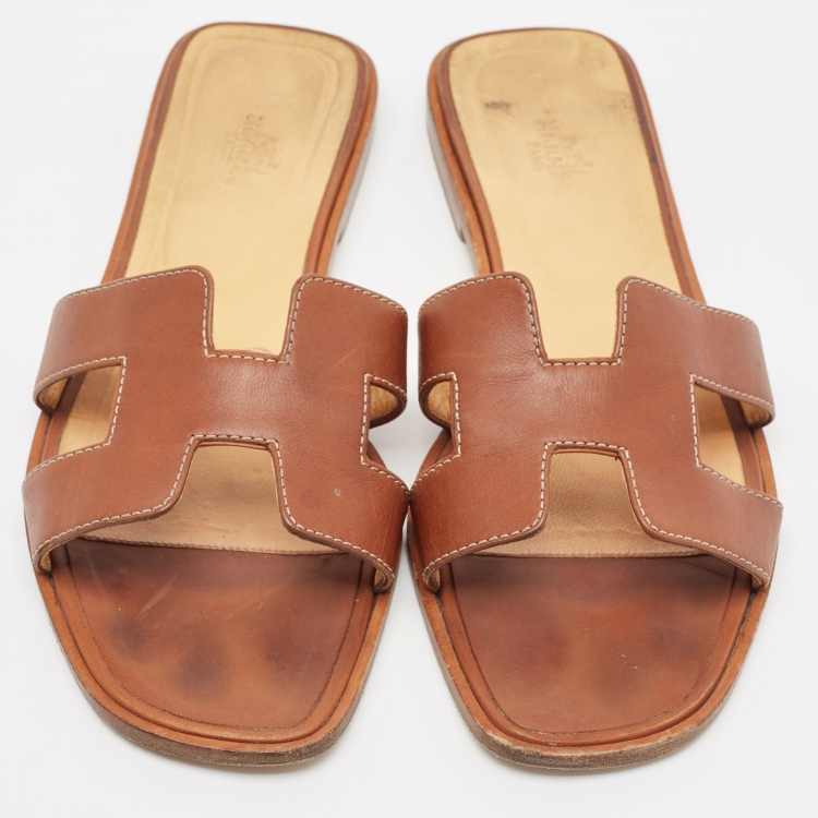 Pre Owned Hermes Brown Leather Oran  Flat Slides Size 39.5