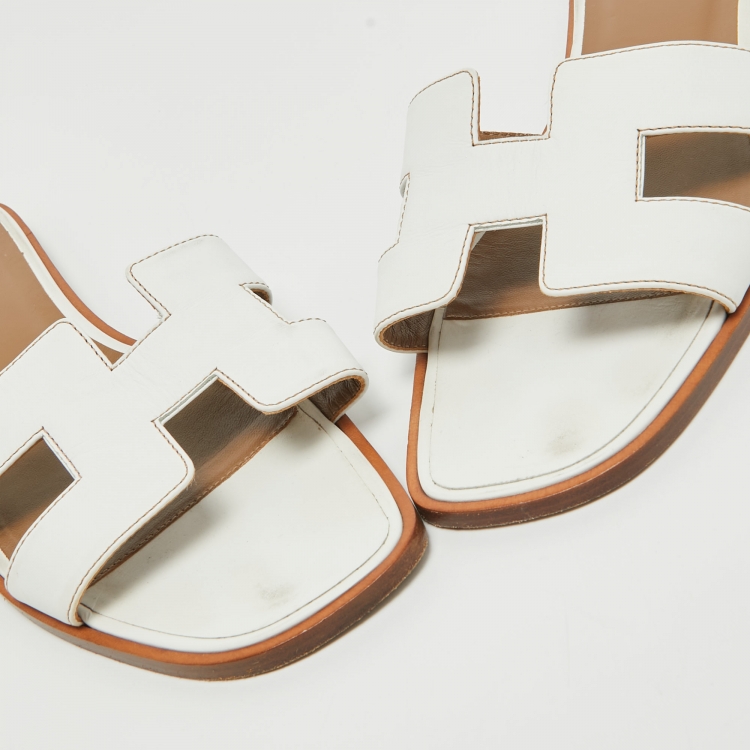 Pre Owned Hermes White Leather Oran Flat Slides Size 39 