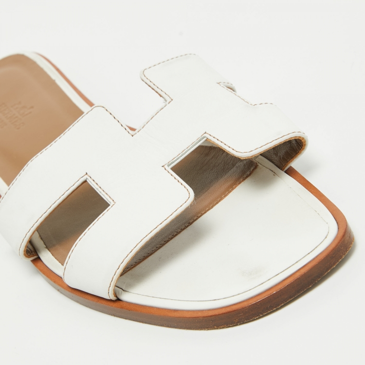 Pre Owned Hermes White Leather Oran Flat Slides Size 39 