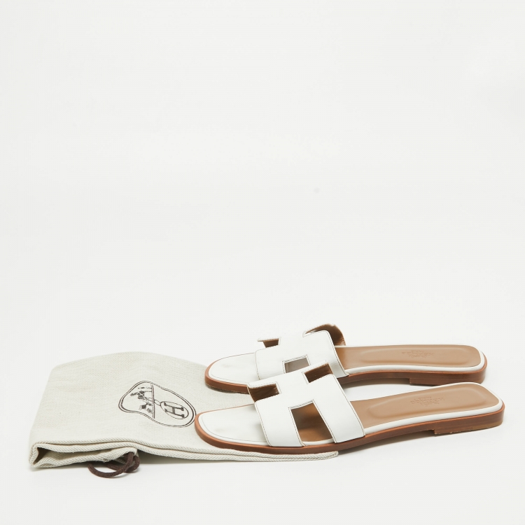 Pre Owned Hermes White Leather Oran Flat Slides Size 39 