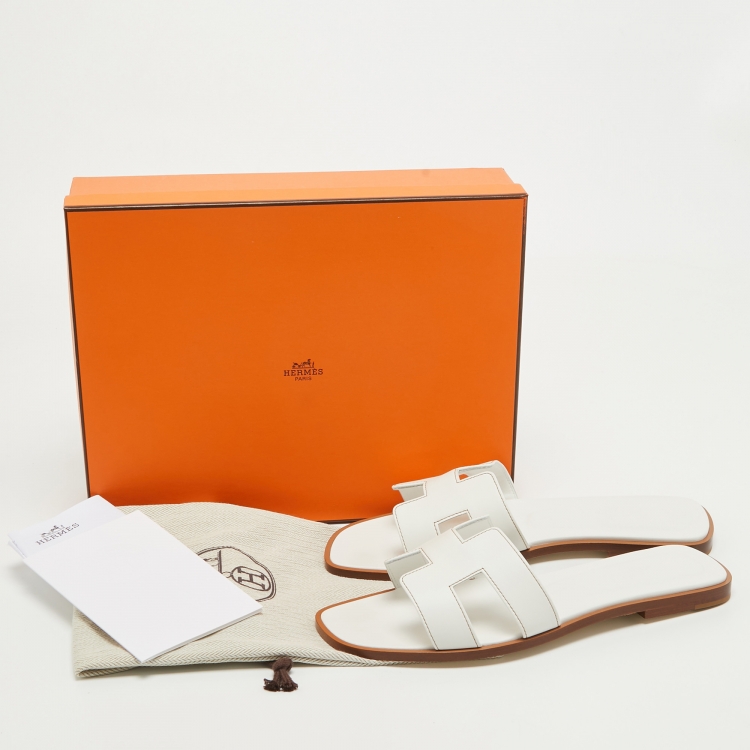 Pre Owned Hermes White Leather Oran Flat Slides Size 39